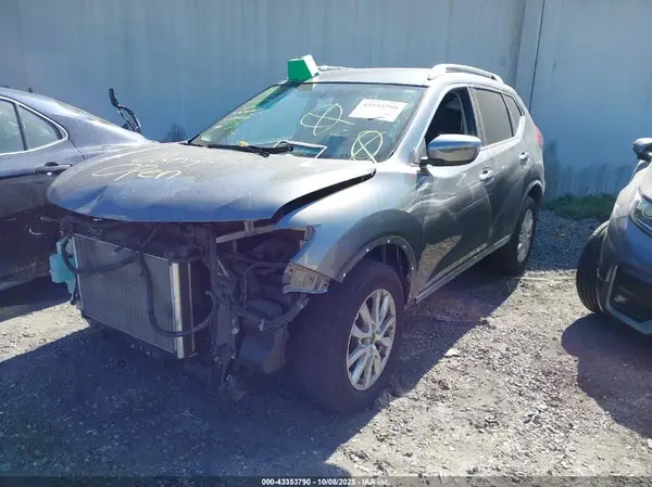 KNMAT2MTXJP504740 2018 NISSAN ROGUE - Image 2