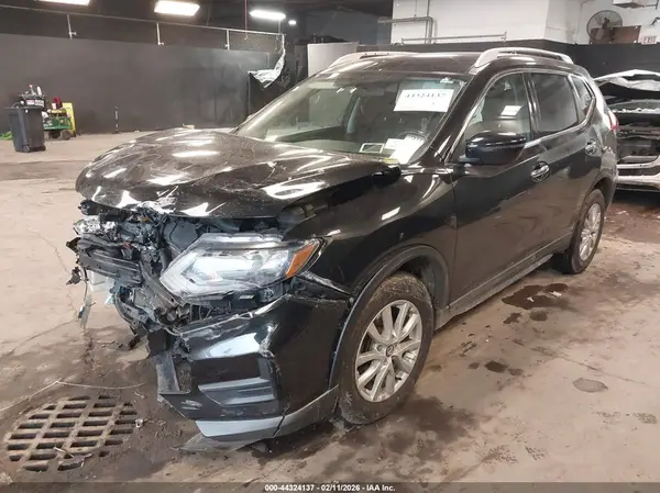 KNMAT2MTXJP512773 2018 NISSAN ROGUE - Image 2