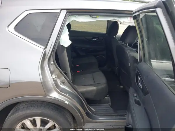 KNMAT2MTXJP518184 2018 NISSAN ROGUE - Image 8