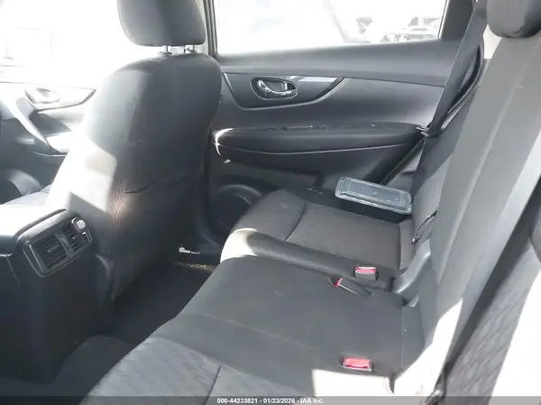 KNMAT2MTXJP518508 2018 NISSAN ROGUE - Image 8