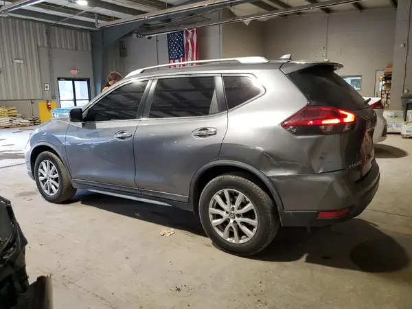 KNMAT2MTXJP520405 2018 NISSAN ROGUE - Image 2