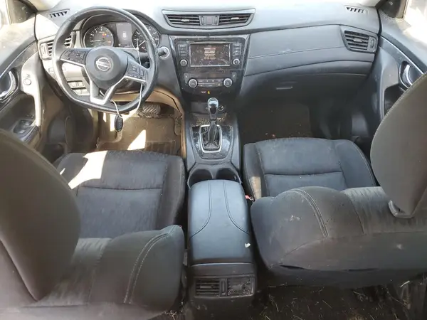 KNMAT2MTXJP526589 2018 NISSAN ROGUE - Image 8