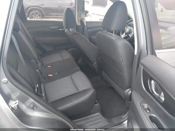KNMAT2MTXJP530738 2018 NISSAN ROGUE - Image 8