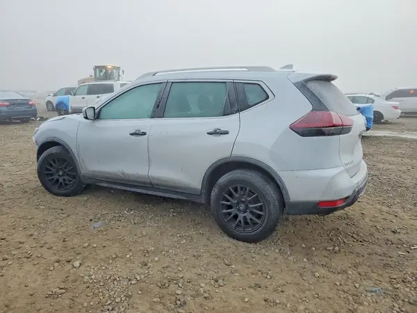 KNMAT2MTXJP533624 2018 NISSAN ROGUE - Image 2