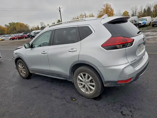 KNMAT2MTXJP535809 2018 NISSAN ROGUE - Image 2