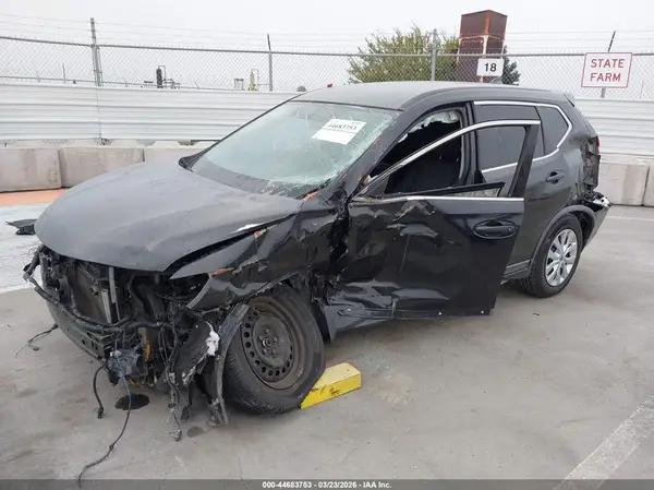 KNMAT2MTXJP537396 2018 NISSAN ROGUE - Image 2