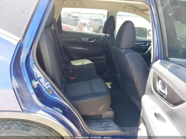 KNMAT2MTXJP539052 2018 NISSAN ROGUE - Image 8