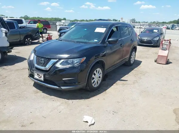 KNMAT2MTXJP543165 2018 NISSAN ROGUE - Image 2