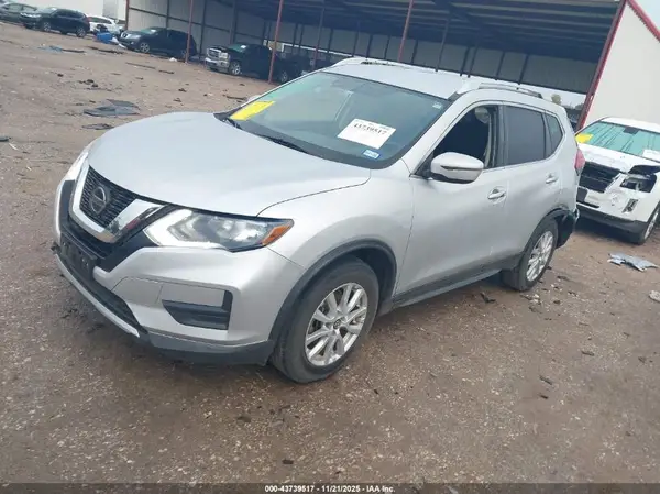 KNMAT2MTXJP550083 2018 NISSAN ROGUE - Image 2