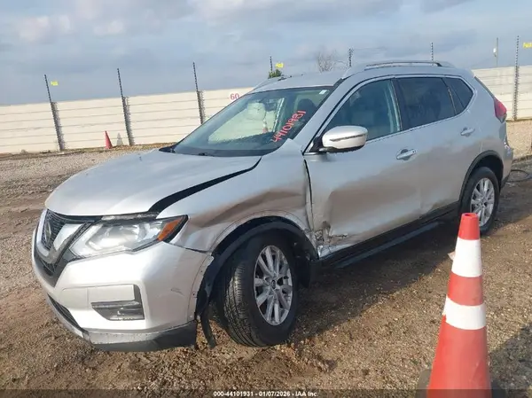 KNMAT2MTXJP552593 2018 NISSAN ROGUE - Image 2