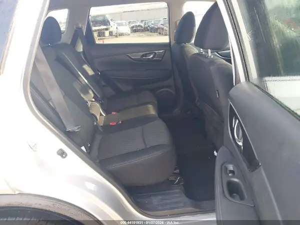 KNMAT2MTXJP552593 2018 NISSAN ROGUE - Image 8