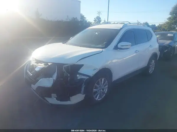 KNMAT2MTXJP564744 2018 NISSAN ROGUE - Image 2