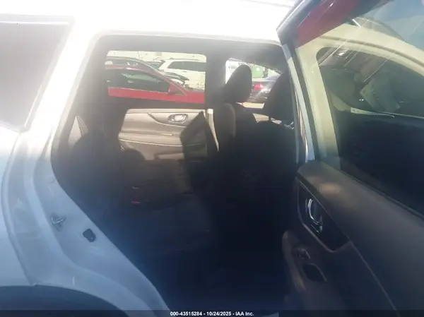 KNMAT2MTXJP564744 2018 NISSAN ROGUE - Image 8