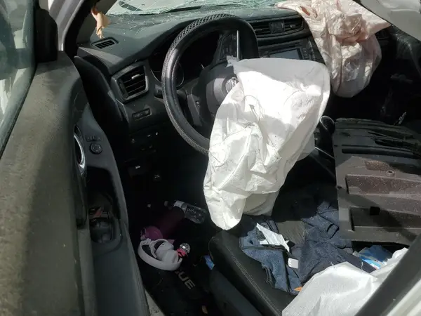KNMAT2MTXJP566042 2018 NISSAN ROGUE - Image 8