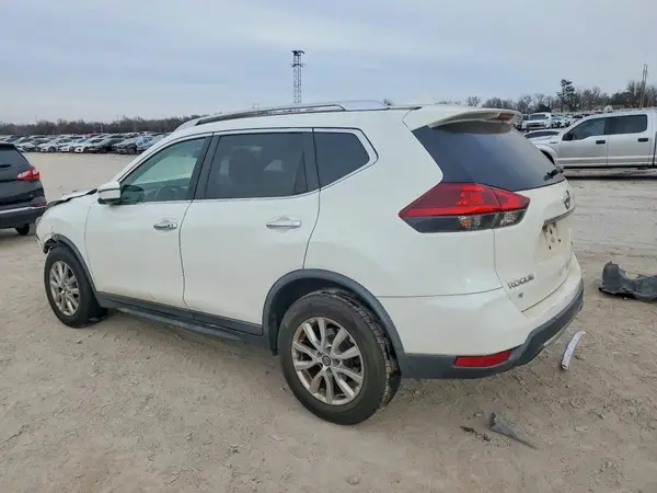 KNMAT2MTXJP570897 2018 NISSAN ROGUE - Image 2