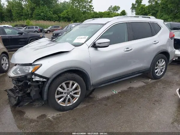 KNMAT2MTXJP574478 2018 NISSAN ROGUE - Image 2