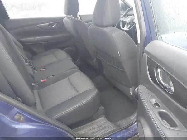 KNMAT2MTXJP577283 2018 NISSAN ROGUE - Image 8