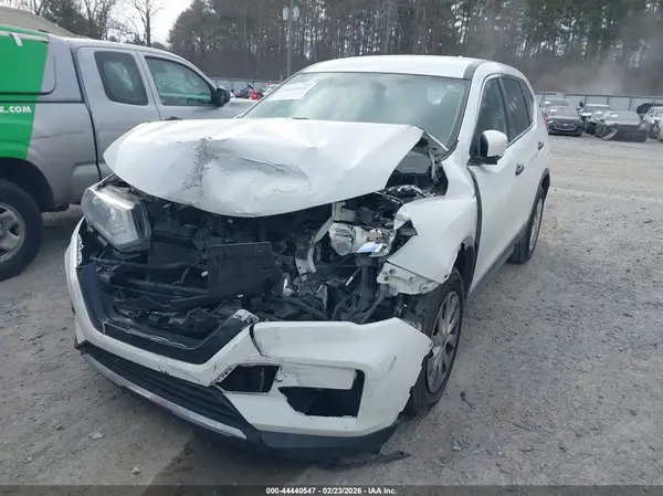 KNMAT2MTXJP581320 2018 NISSAN ROGUE - Image 2
