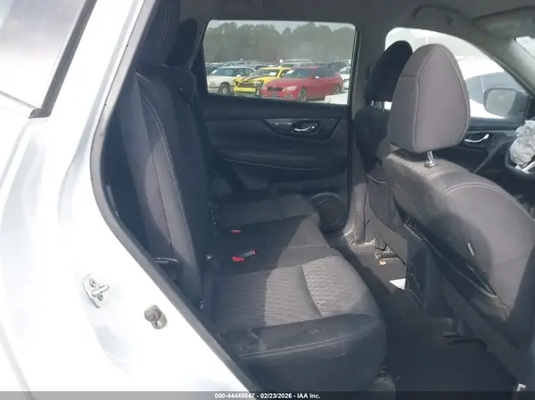 KNMAT2MTXJP581320 2018 NISSAN ROGUE - Image 8