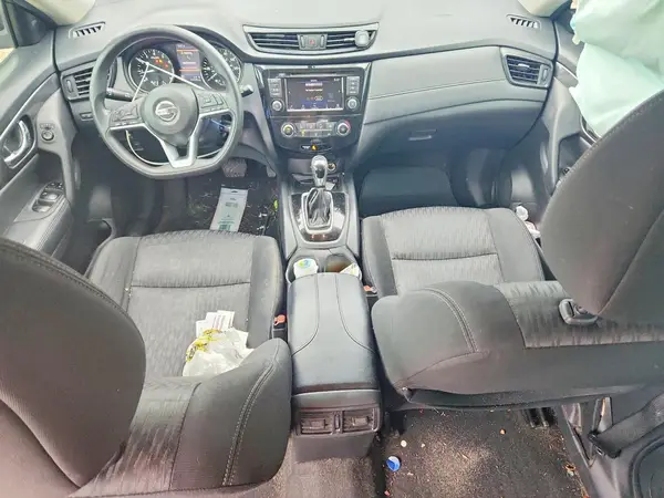 KNMAT2MTXJP582595 2018 NISSAN ROGUE - Image 8