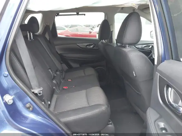KNMAT2MTXJP584492 2018 NISSAN ROGUE - Image 8