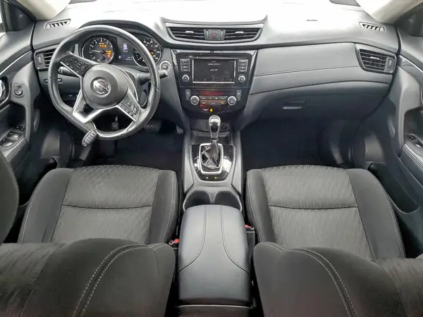 KNMAT2MTXJP585903 2018 NISSAN ROGUE - Image 8