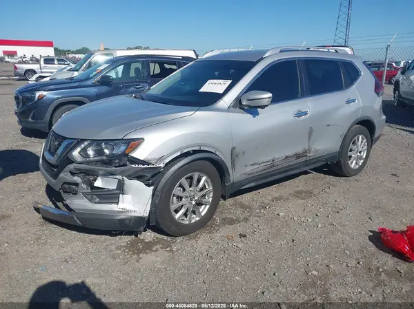 KNMAT2MTXJP586050 2018 NISSAN ROGUE - Image 2
