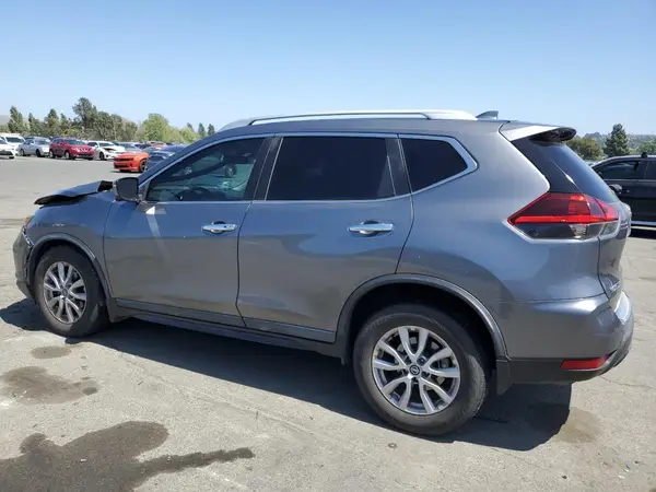 KNMAT2MTXJP586369 2018 NISSAN ROGUE - Image 2