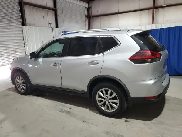 KNMAT2MTXJP588493 2018 NISSAN ROGUE - Image 2