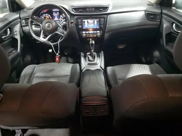 KNMAT2MTXJP588493 2018 NISSAN ROGUE - Image 8