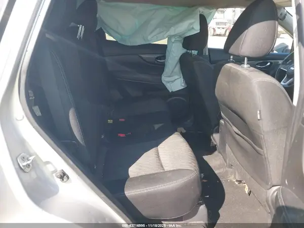KNMAT2MTXJP591071 2018 NISSAN ROGUE - Image 8