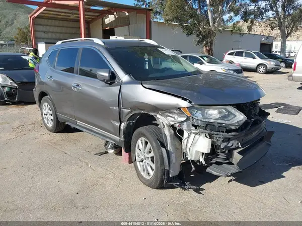 KNMAT2MTXJP593161 2018 NISSAN ROGUE - Image 1