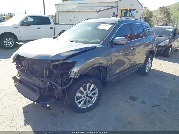 KNMAT2MTXJP593161 2018 NISSAN ROGUE - Image 2