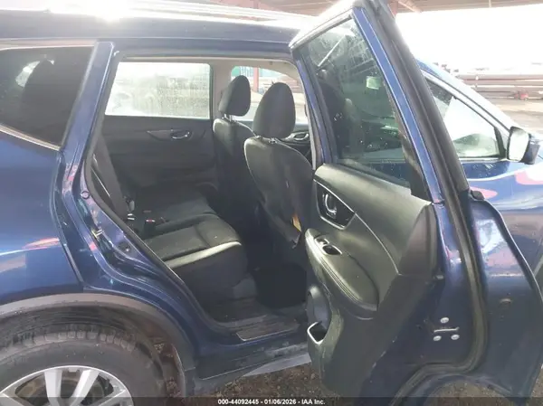 KNMAT2MTXJP595329 2018 NISSAN ROGUE - Image 8