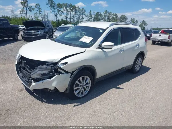 KNMAT2MTXJP595590 2018 NISSAN ROGUE - Image 2