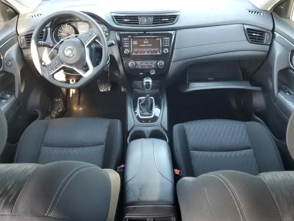 KNMAT2MTXJP597551 2018 NISSAN ROGUE - Image 8