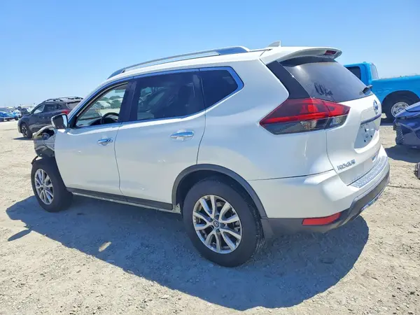 KNMAT2MTXJP600142 2018 NISSAN ROGUE - Image 2