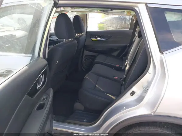KNMAT2MTXJP602571 2018 NISSAN ROGUE - Image 8