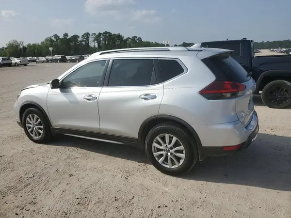 KNMAT2MTXJP603753 2018 NISSAN ROGUE - Image 2