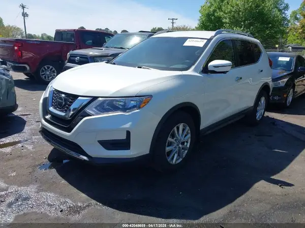 KNMAT2MTXJP608001 2018 NISSAN ROGUE - Image 2