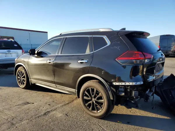 KNMAT2MTXJP608645 2018 NISSAN ROGUE - Image 2