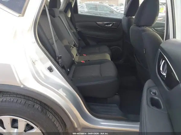 KNMAT2MTXJP610847 2018 NISSAN ROGUE - Image 8