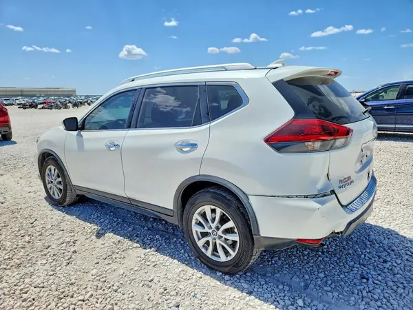 KNMAT2MTXJP611741 2018 NISSAN ROGUE - Image 2