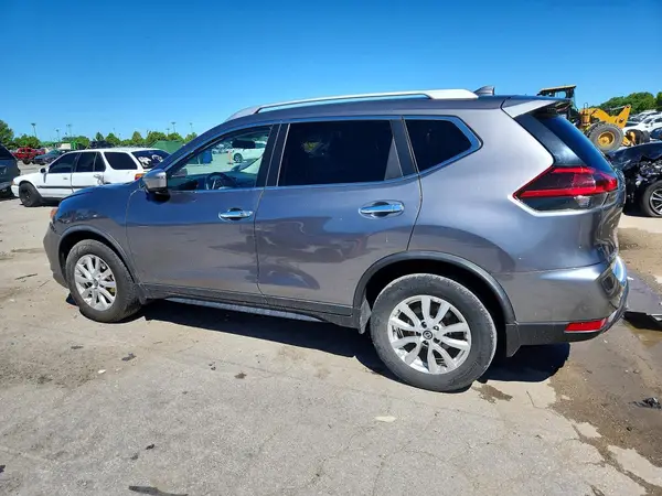 KNMAT2MTXJP613005 2018 NISSAN ROGUE - Image 2