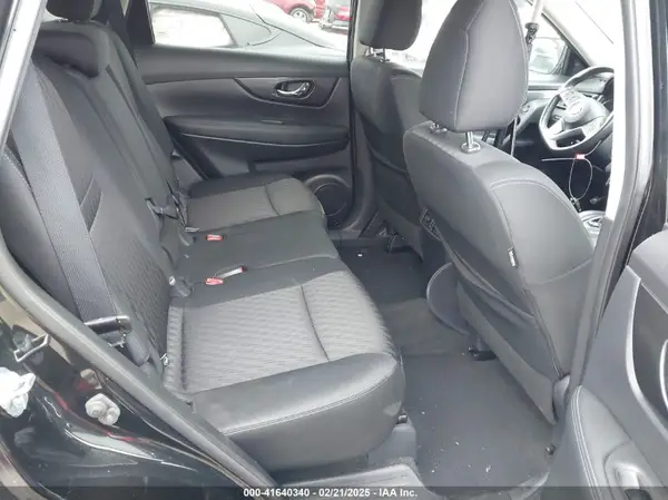 KNMAT2MTXJP615482 2018 NISSAN ROGUE - Image 8
