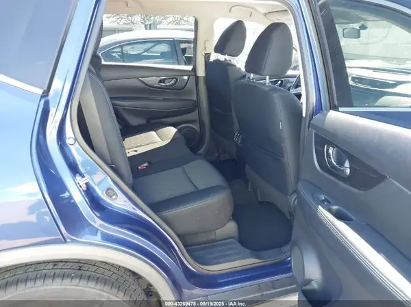 KNMAT2MTXJP616647 2018 NISSAN ROGUE - Image 8