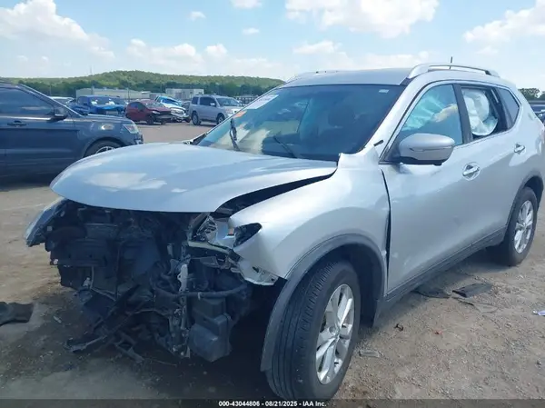 KNMAT2MV0GP679573 2016 NISSAN ROGUE - Image 2
