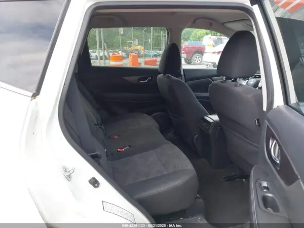 KNMAT2MV0GP708165 2016 NISSAN ROGUE - Image 8