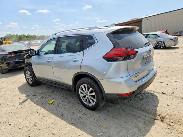KNMAT2MV0HP505715 2017 NISSAN ROGUE - Image 2