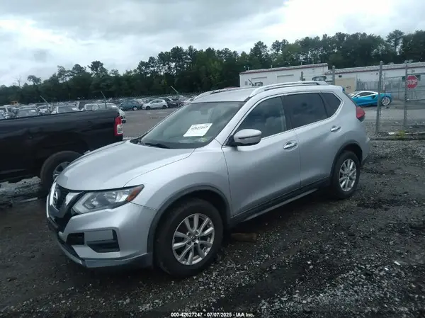 KNMAT2MV0HP509375 2017 NISSAN ROGUE - Image 2